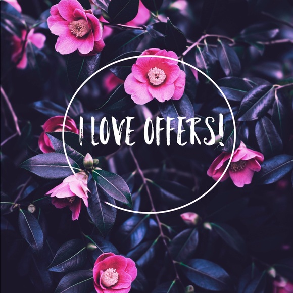 Welcome to me closet! - Picture 5 of 7